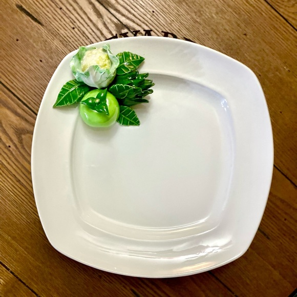 Italian Decorative Plate with inbuilt Green Veggies - Picture 5 of 16